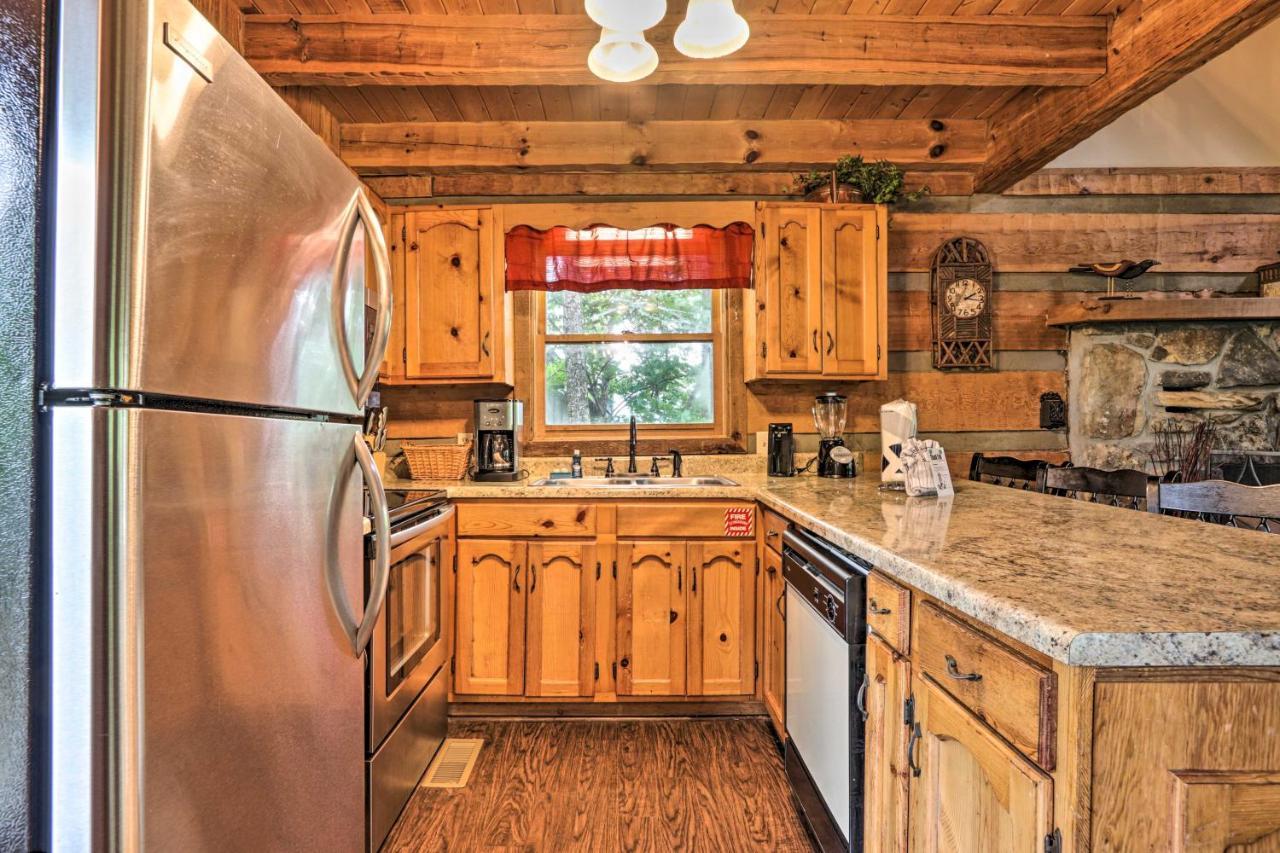 Villa Gatlinburg Escape with Hot Tub, Deck&Mtn View Exterior foto