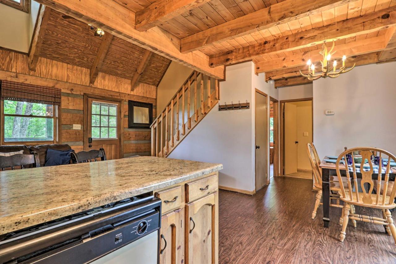 Villa Gatlinburg Escape with Hot Tub, Deck&Mtn View Exterior foto