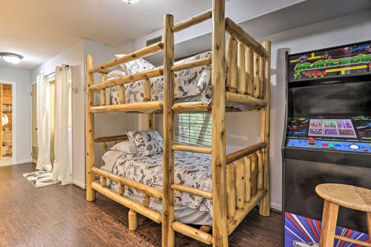 Villa Gatlinburg Escape with Hot Tub, Deck&Mtn View Exterior foto