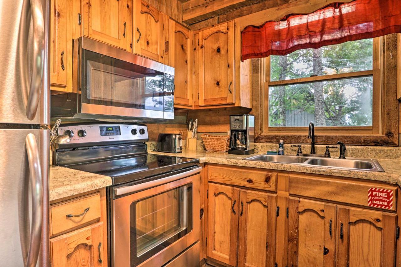 Villa Gatlinburg Escape with Hot Tub, Deck&Mtn View Exterior foto