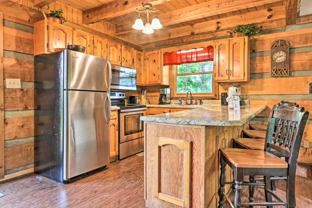 Villa Gatlinburg Escape with Hot Tub, Deck&Mtn View Exterior foto